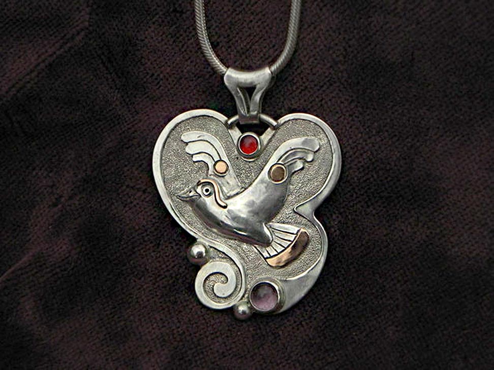 Fliegender Vogel unikatschmuck silber vogel gold anhänger amethyst designerschmuck