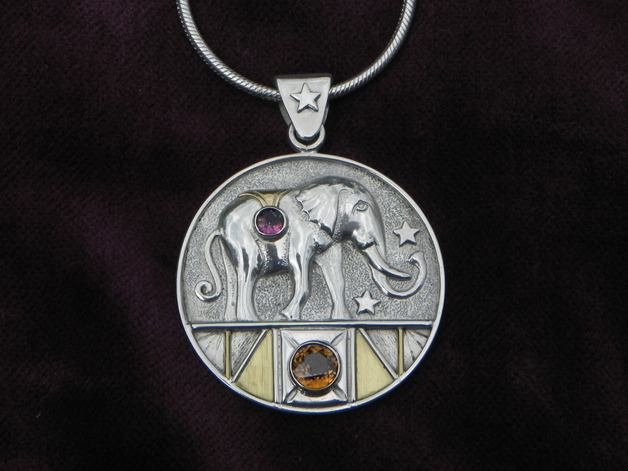 Magischer Elefant unikatschmuck elefant designerschmuck silber gold amethyst zirkon