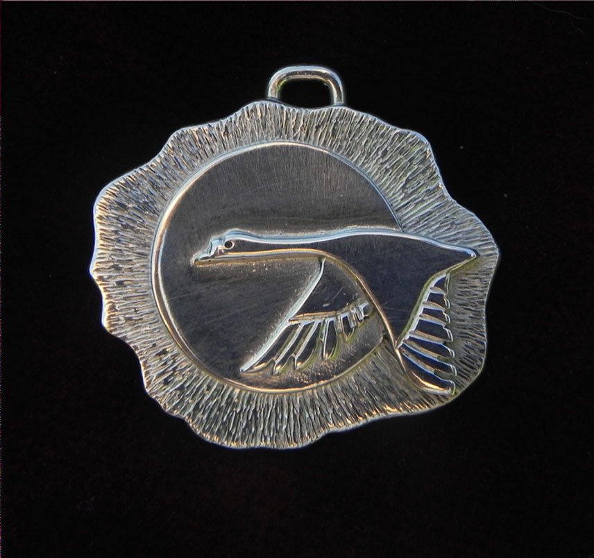 unikatschmuck ohrring schwan