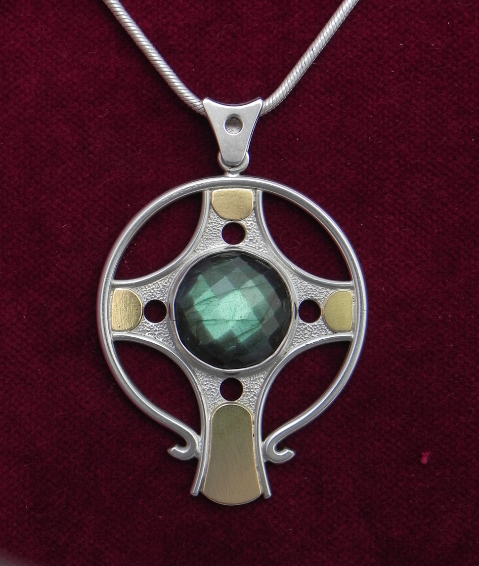 Silverpendant with Celtic cross and Labradorite