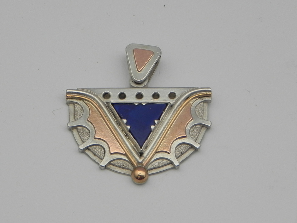 Silberanhänger in Halbkreisform mit Lapislazuli Silberanhänger in Halbkreisform mit Lapislazuli